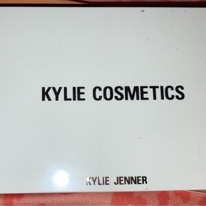 Kylie Cosmetics The Classic Matte Palette